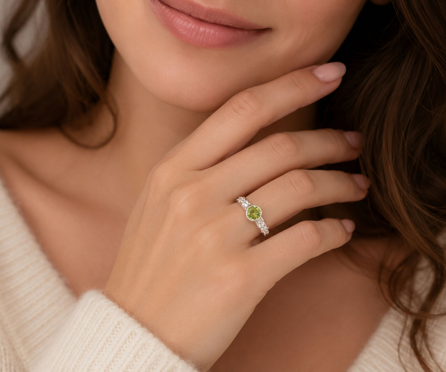 Peridot Halo Engagement Ring – Round Cut Vintage Bridal Ring for Women