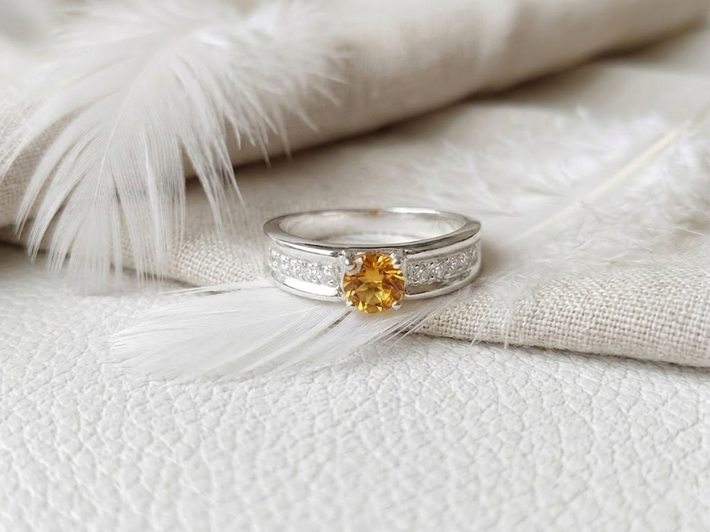 Citrine & Moissanite Accent Ring – Round Cut Vintage Promise Band for Women
