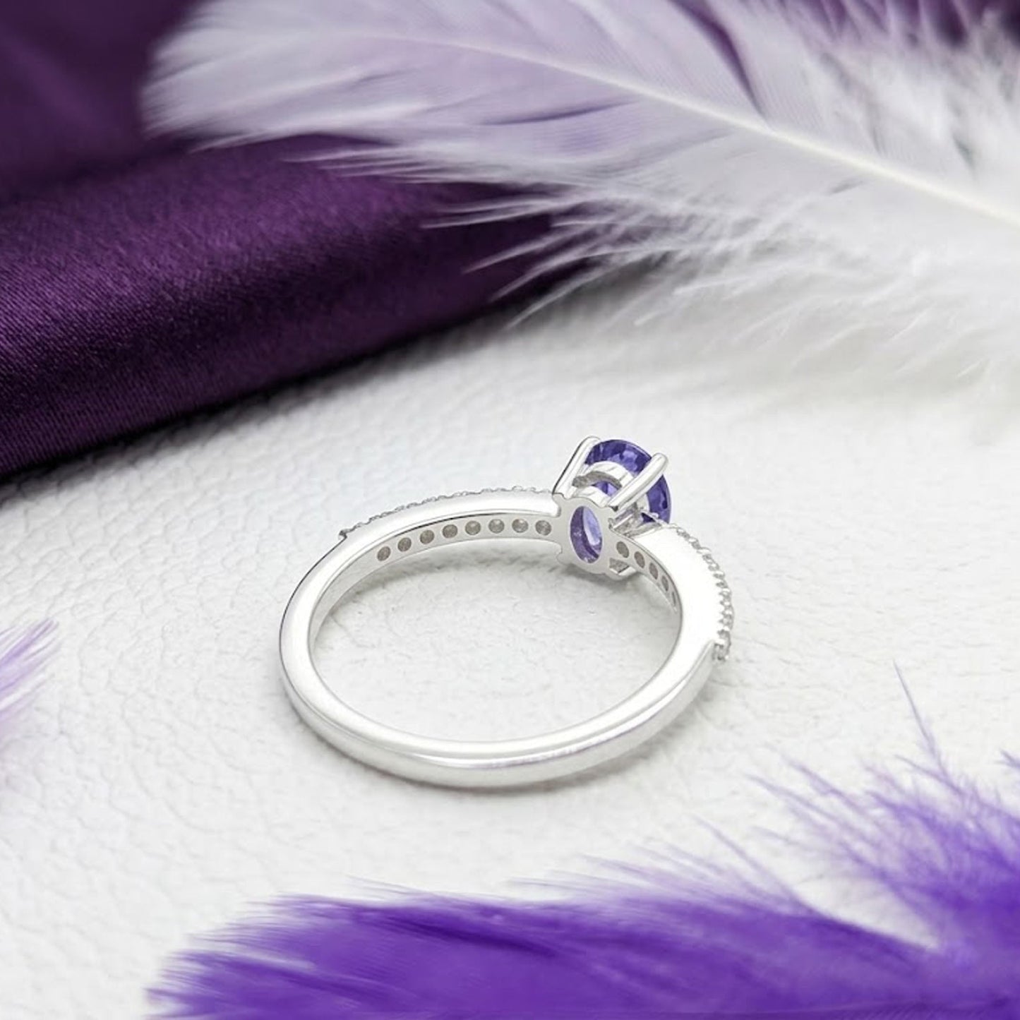 Tanzanite Halo Engagement Ring – Oval Cut Vintage Bridal Ring for Women