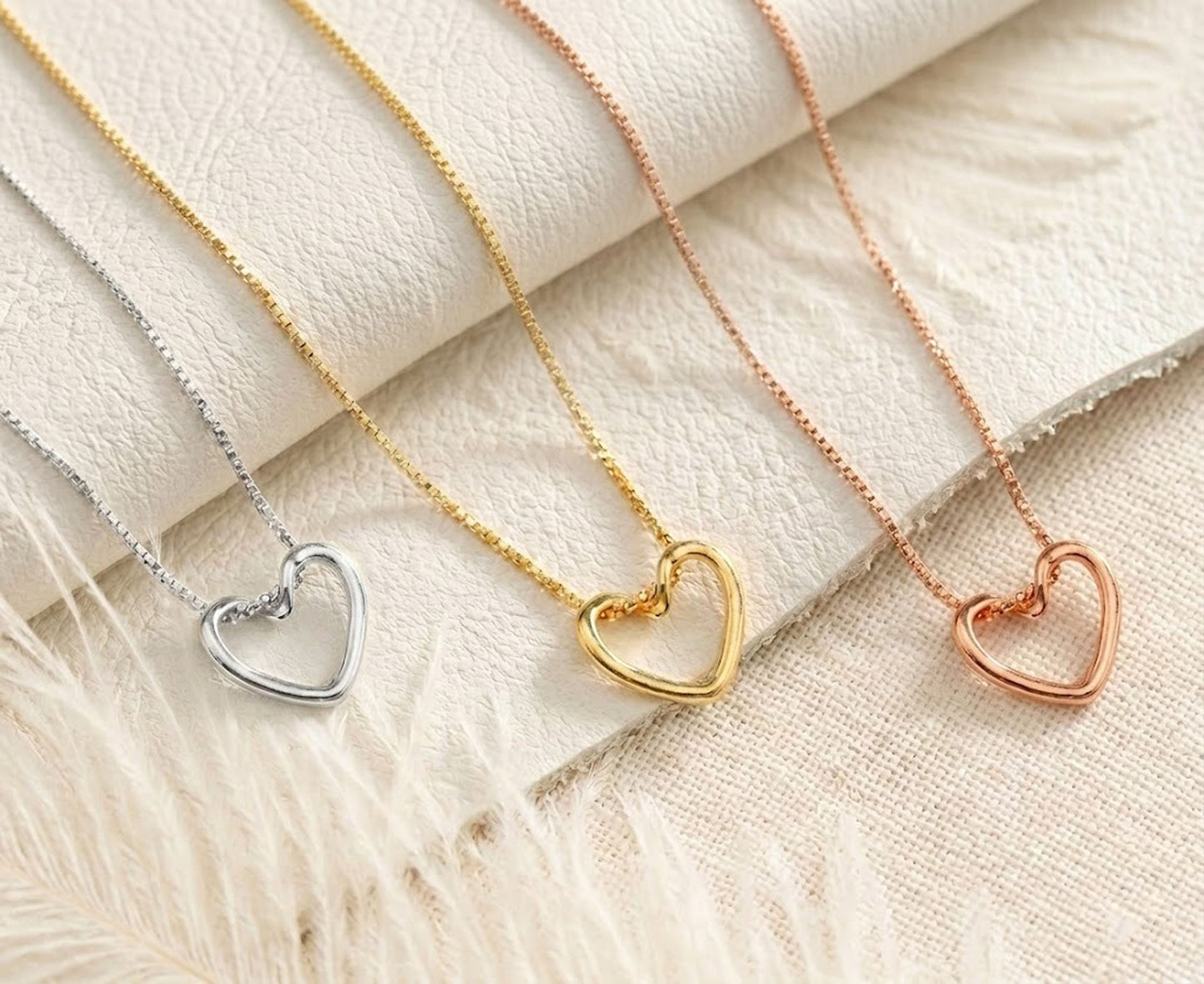 Elegant Minimalist Open Heart Pendant Necklace in 14K Gold